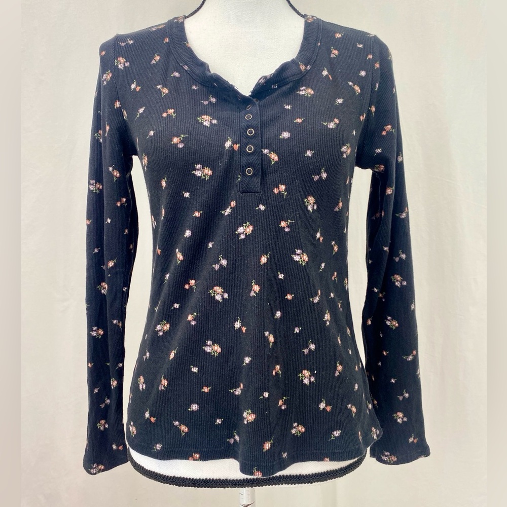 Lucky Brand Long Sleeve Ribbed Snap Henley Black floral Y2K Elana Gilbert Small